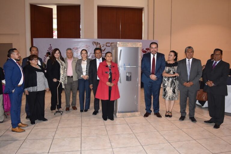 Realizó CECyTE Convivio Navideño 2017