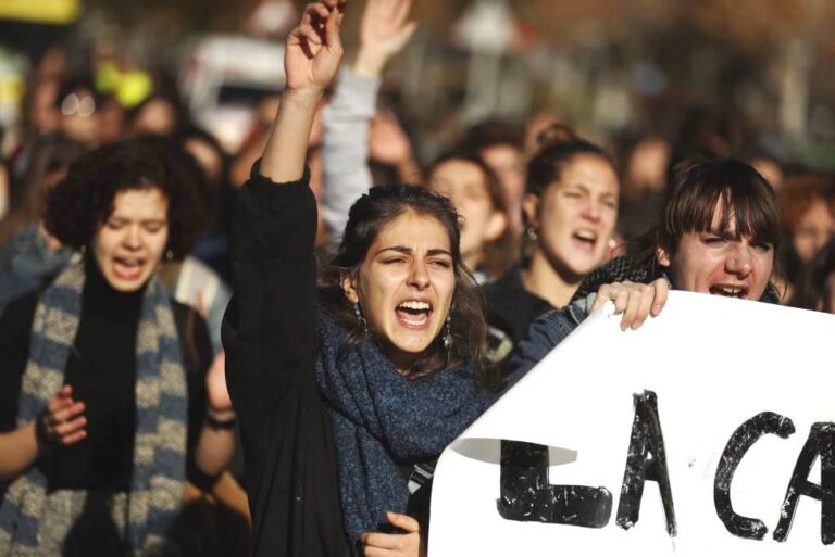 ‘Antes era Fácil Acostarse con Alumnas’