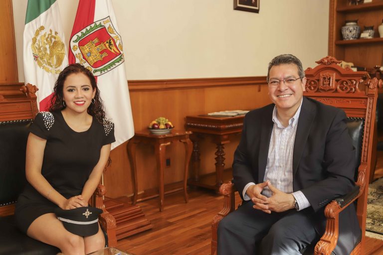 Marco Mena se Reúne con la Piloto Aviador Tlaxcalteca Suzzette Barranco