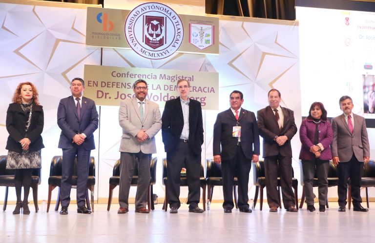Diserta Woldenberg Sobre Democracia en la UATx