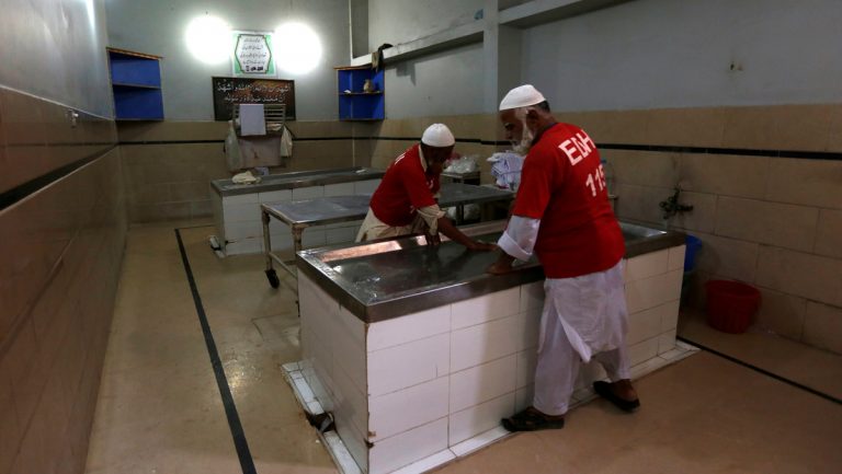 Mujer ‘resucita’ en una morgue mientras lavaban su cuerpo para el funeral