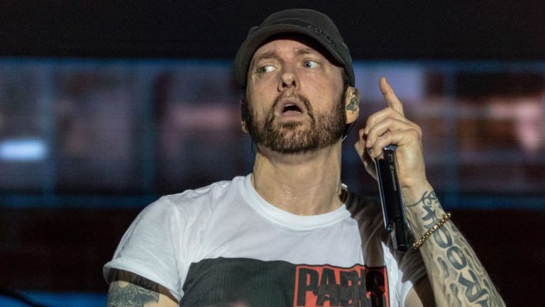 Eminem sorprende en su nuevo disco al homenajear a Spinetta