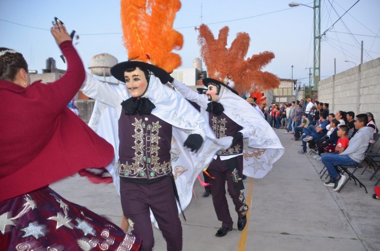 Tiempo de Carnaval: Camada Quetzaltzin Danzó en el Fracc. Xicohténcatl