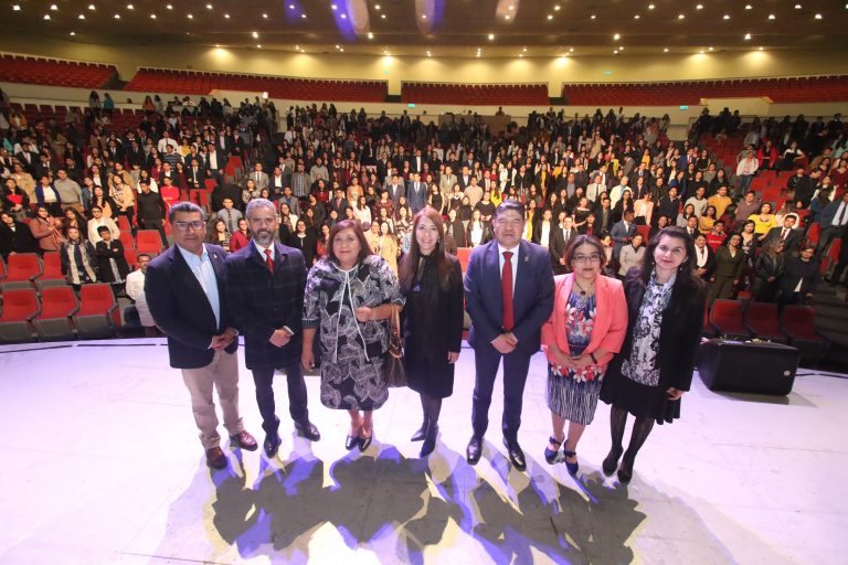 Odontólogos de la UATx, profesionales competitivos y con vocación de servicio