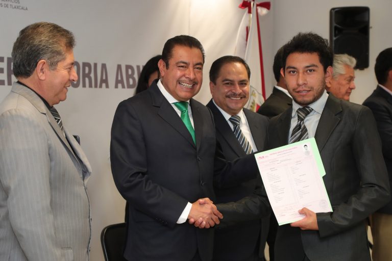 Concluyen Prepa Abierta 70 Jóvenes y Adultos