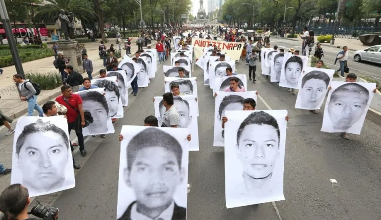 Caso Ayotzinapa: Por Tortura, Dictan Prisión a Marino y Ministeriales