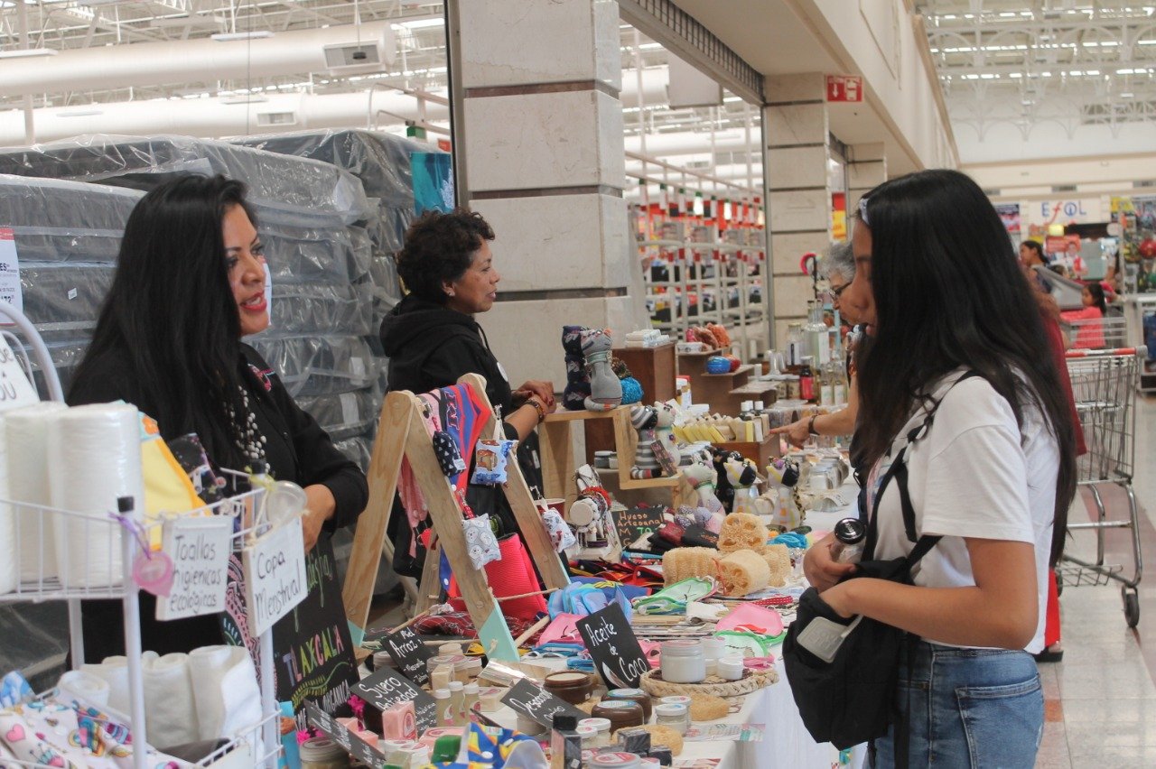 Inauguran segunda “Expo Arte y Tradición” en Soriana Híper 2