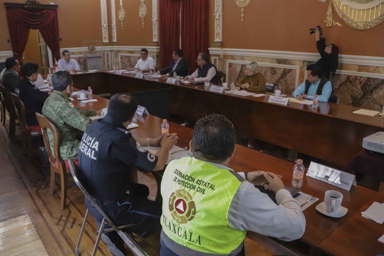 Se Intensificarán Acciones de Distanciamiento Social en los 60 Municipios: Marco Mena