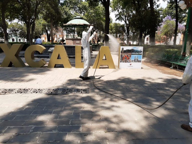 Realizan Jornada de Sanitización en la Plaza de la Constitución