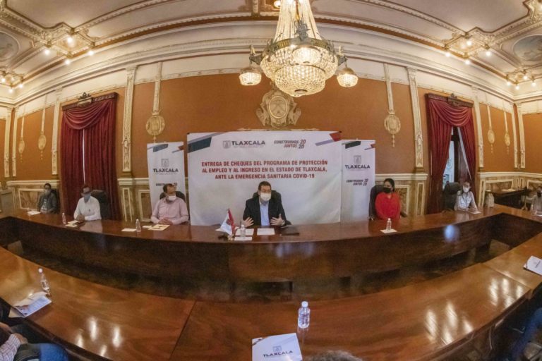 Marco Mena Entrega 29 mdp en Créditos al Sector Turístico por Covid-19