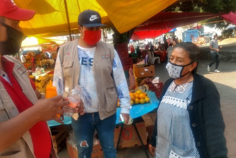 Supervisan medidas preventivas en tianguis de Acuitlapilco