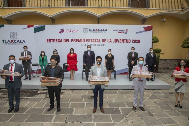 Marco Mena Entrega el Premio Estatal de la Juventud 2020