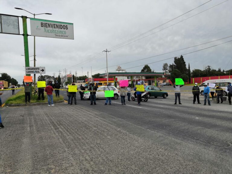 Bloquean la Carretera Puebla-Tlaxcala por Peste de Empresa