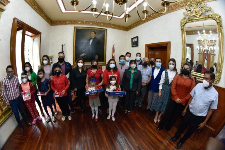 Premian a Ganadores del Concurso “Ponle Nombre a Nuestras Mascotas del Esterilitón”