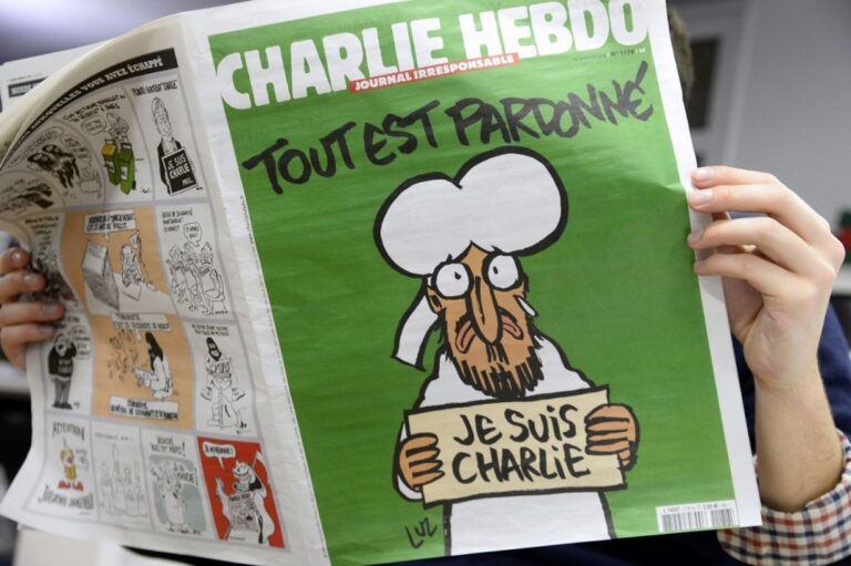 Degüello en París: Musulmanes Reivindican la Masacre de Charlie Hebdo