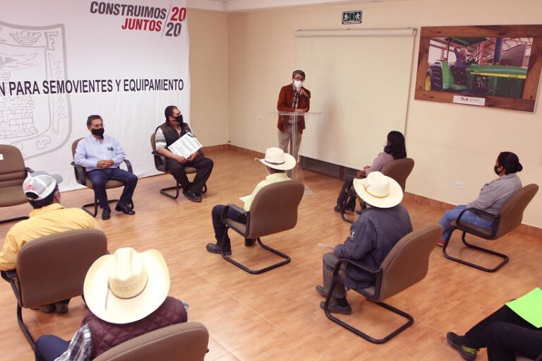 Entrega SEFOA Apoyos a 92 Productores de Leche de 21 Municipios