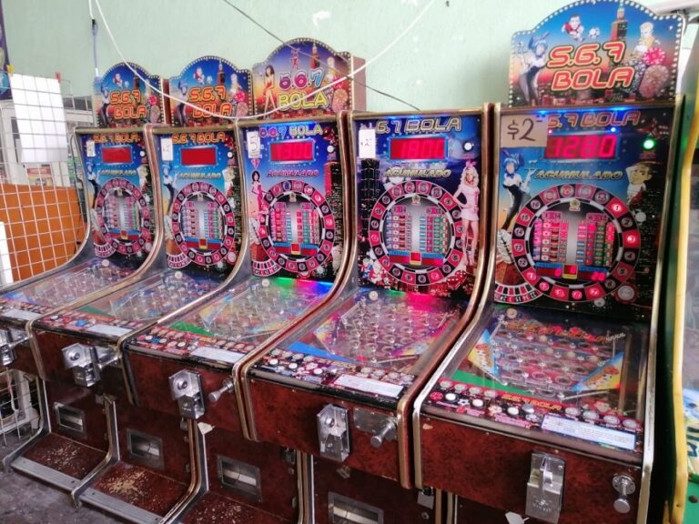 Policías Federales Aseguran Máquinas Tragamonedas en Chiautempan