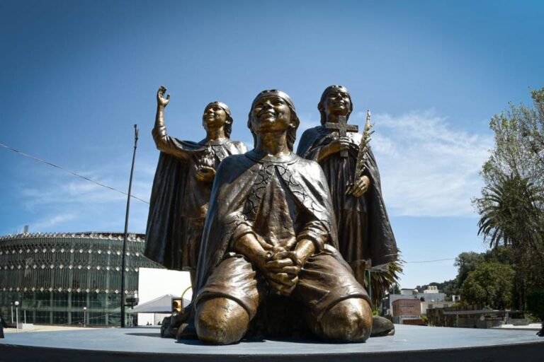 Develan en la Capital Monumento a los Niños Mártires de Tlaxcala