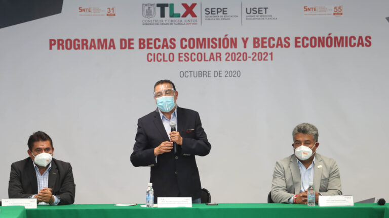 Entregan SEPE-SNTE Becas Comisión y Becas Económicas