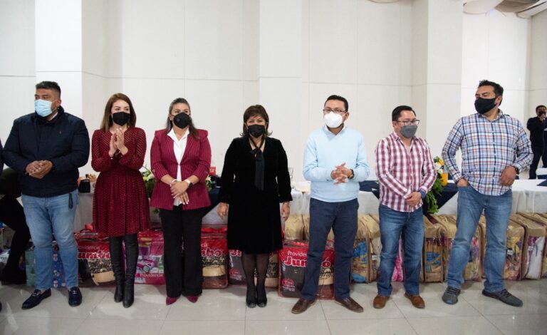 Día del Policía: Reconoce Anabell Ávalos Labor de Max Hernández