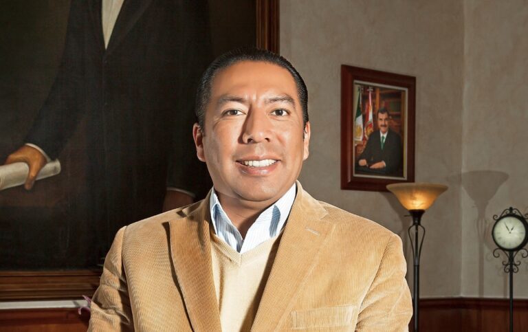 Pedro Pérez Lira Obtiene Registro de Precandidato por el Partido MC