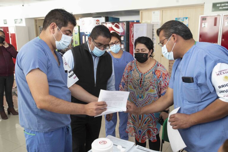 Supervisa Sesa Aplicación de Vacuna Contra Covid-19 a Personal Médico