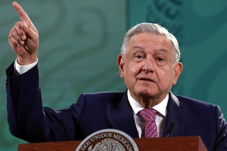 El Regreso del Presidente /Antonio Baranda (Mural)