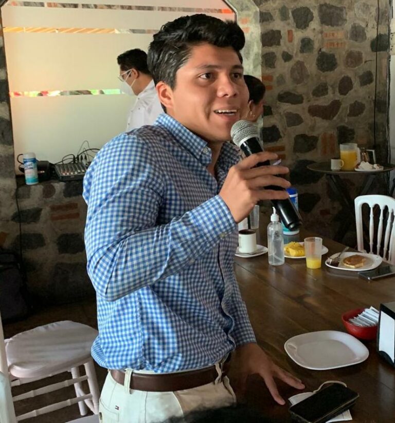 Continúa Víctor Torres como Presidente CEN COMJUVE