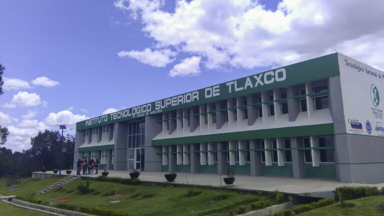 Destaca Secretario de Educación Apoyo Económico al Tec Nm Campus Tlaxco