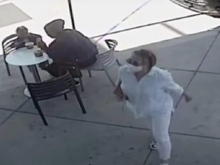 Mujer le tose en la cara a bebé; este será su castigo