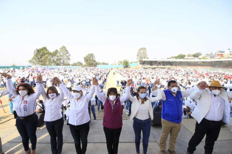 ¡Vamos a Tocar Puertas en Todos los Rincones!: Anabell Ávalos