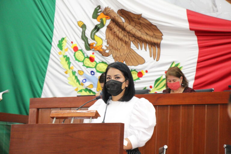 Propone Isabel Casas Rescatar la Actividad Artesanal de Tlaxcala