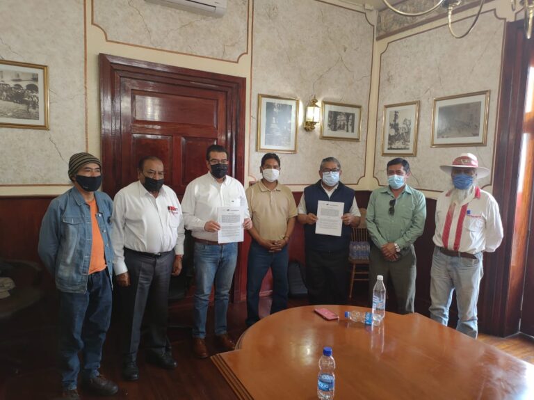 Acuerdan Nueva Fecha Para Reubicar Artesanos por Obras en Plaza Xicohténcatl