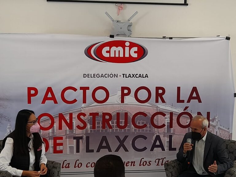 Viviana Barbosa Firma Acuerdo con la CMIC