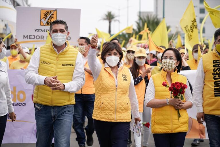 Entrega Anabell Ávalos Compromisos por Apizaco a Juan Bernardo