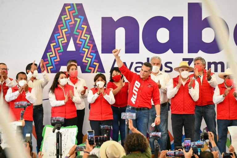 Anabell Ávalos, Mujer de Compromiso: Alejandro Moreno