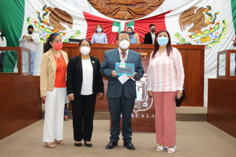 Congreso de Tlaxcala Otorga Presea «José Arámburu Garreta» a Alfredo Brambila