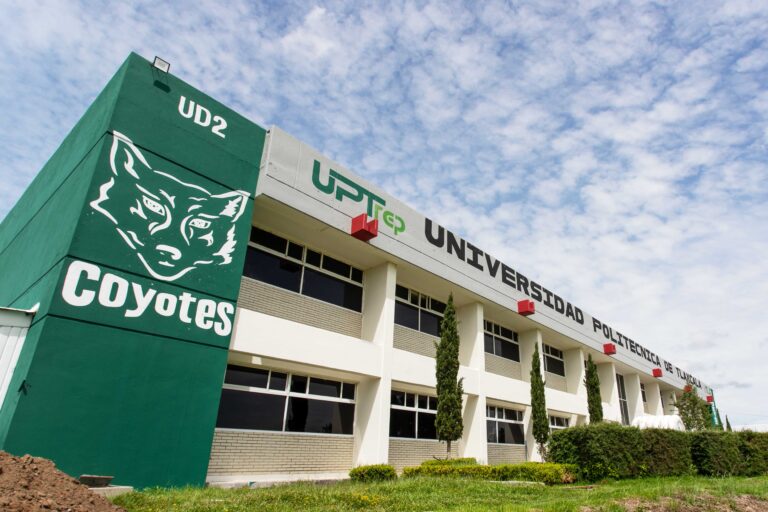 Entrega UPTREP Constancias a Brigadas en Prevención de Incendios y Primeros Auxilios