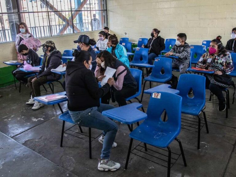 La SEP Recomienda Aprobar a Alumnos