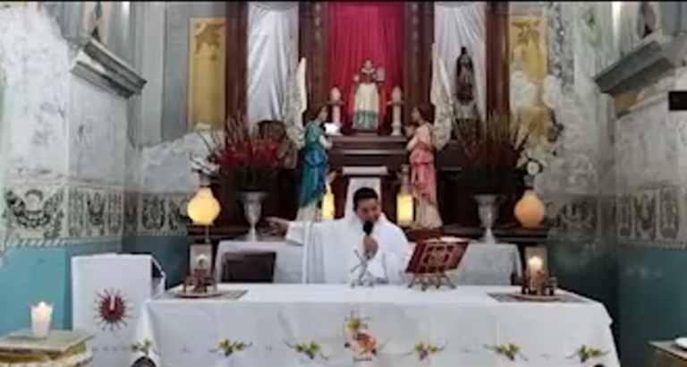 Cura de Xicohtzinco Excomulga de Facto a Inconformes con Elección