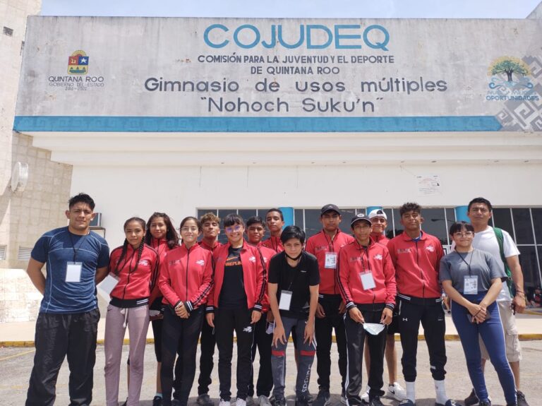 Inicia delegación tlaxcalteca de luchas asociadas participación en Macro Regional 