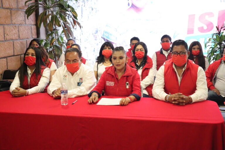 Con firma de compromisos, cierra Isela Suárez Flores campaña rumbo a alcaldía de Chiautempan