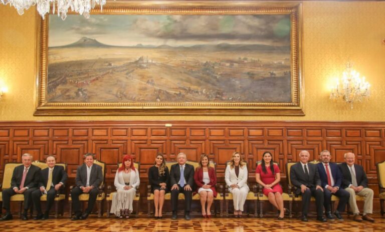 Lorena Cuéllar se Reúne con AMLO en Palacio Nacional