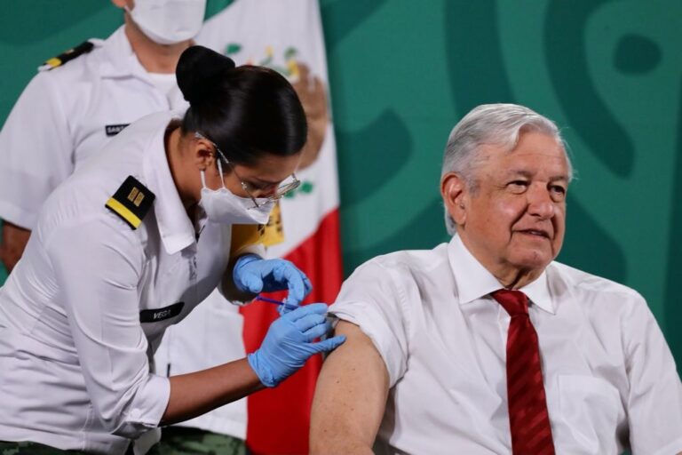 AMLO Recibió 2da Dosis de Vacuna Contra Covid en la Mañanera
