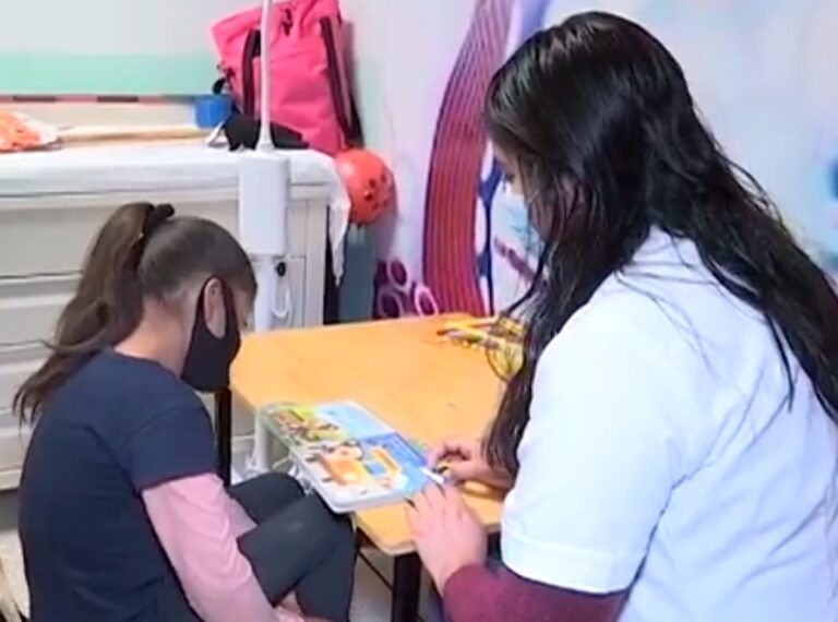 Brinda SESA Terapia de Lenguaje a Infantes de 0 a 5 Años de Edad