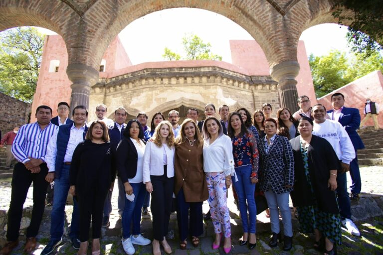 Relación de respeto y coordinación, ofrece Lorena Cuéllar a diputados electos