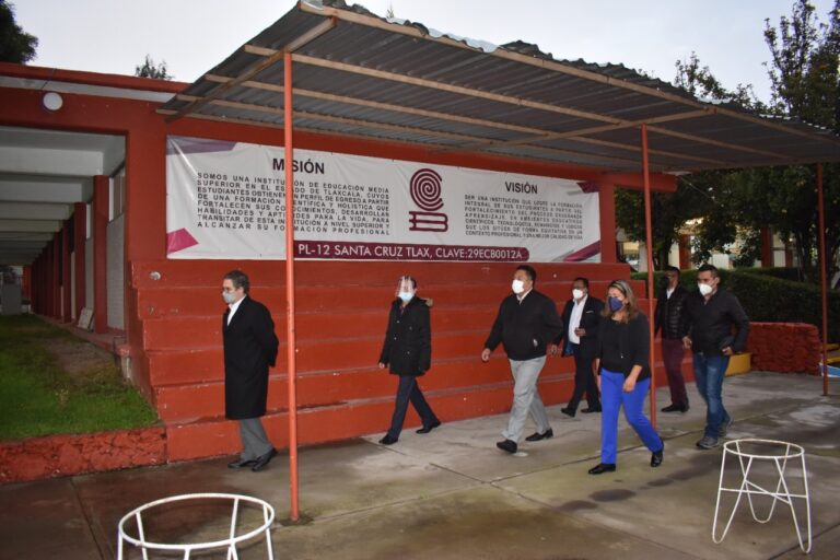 Fuera de Riesgo por Covid Comunidad Educativa del Plantel 12