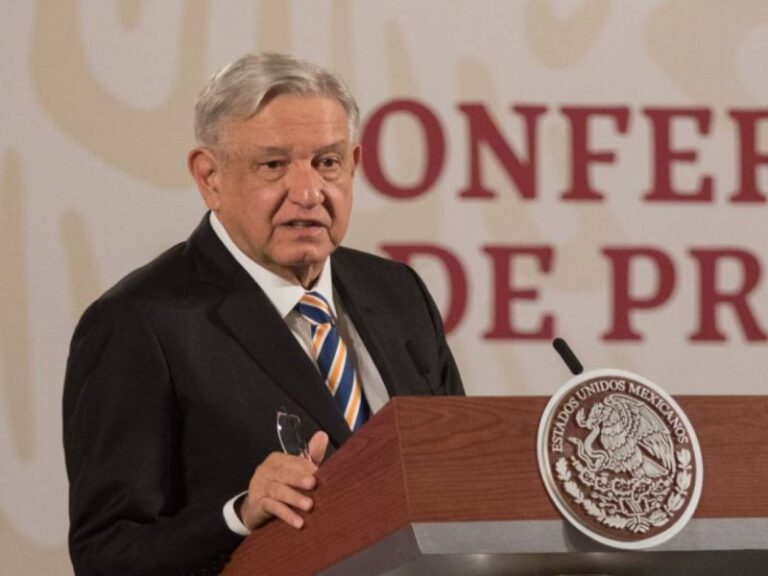 Sin razas no hay racismo: López Obrador y Gutiérrez Müller