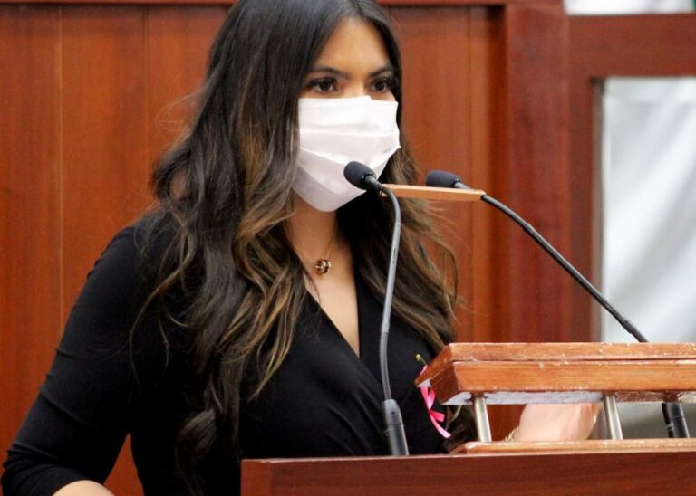 Una de Cada 12 Mujeres Contrae Cáncer de Mama: Lorena Ruiz