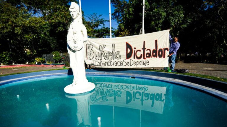 Palabras Contra el Silencio /Carlos Dada (El Salvador)